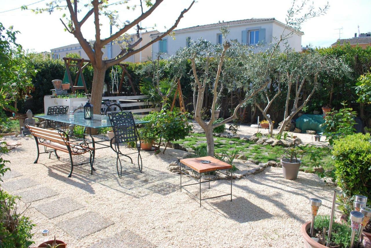 Le Pitchounet Arles Bagian luar foto